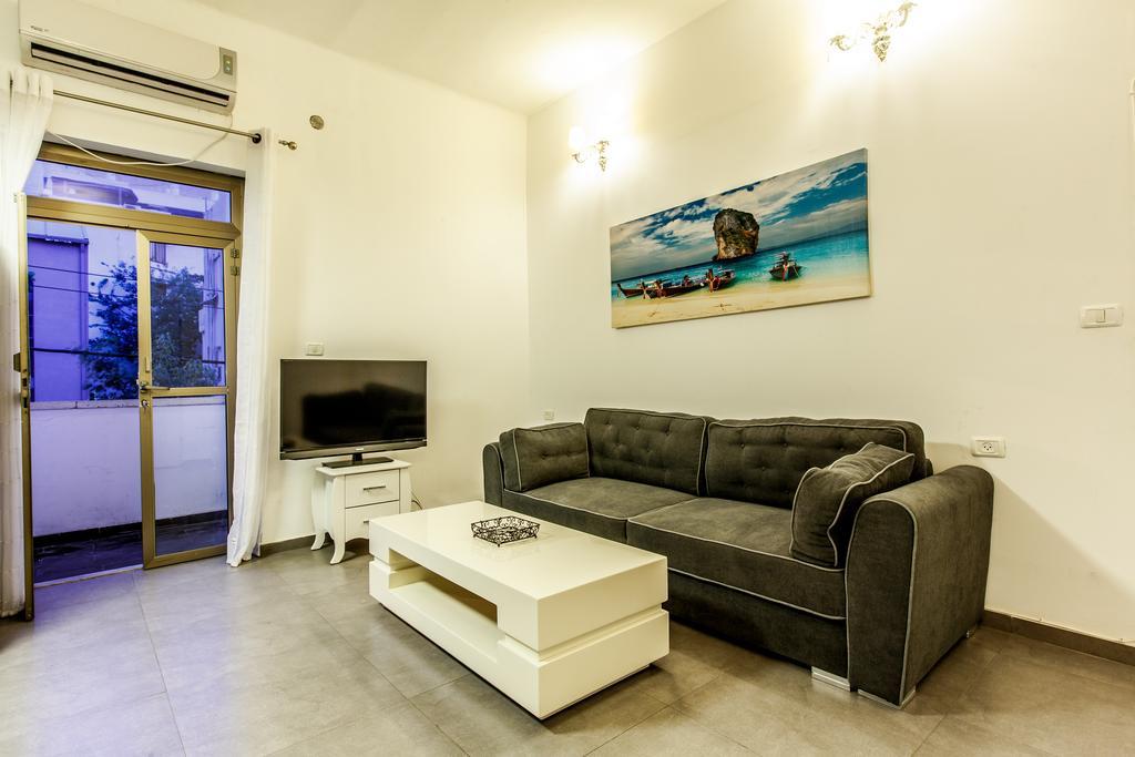 Chic Apartments By The Beach Τελ Αβίβ Δωμάτιο φωτογραφία